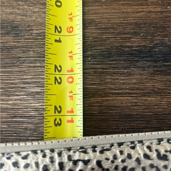 Consuela Wesley Midtown Crossbody - Picture 12 of 12